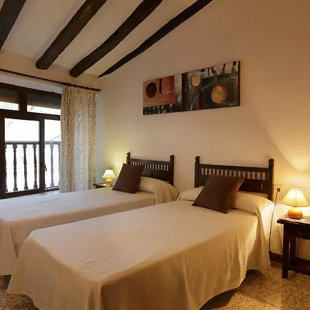 Hostal i Apartaments Populetus Pensión 4*