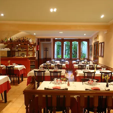 Hostal i Apartaments Populetus Poboleda